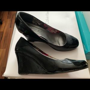 Madden girl black wedges